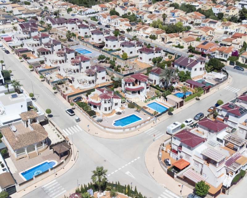 Wederverkoop - Vrijstaande Villa - Urb. La Marina