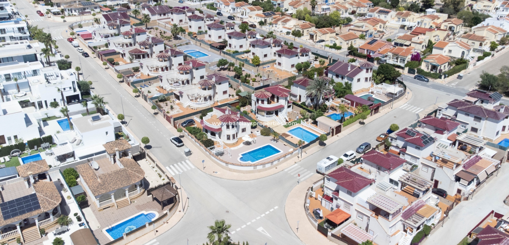 Wederverkoop - Vrijstaande Villa - Urb. La Marina