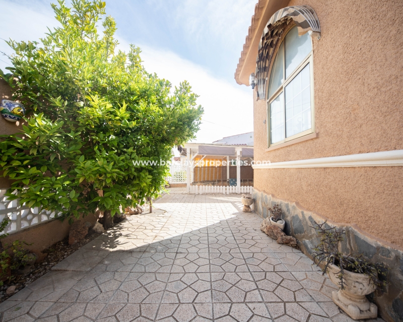 Wederverkoop - Vrijstaande Villa - Urb. La Marina