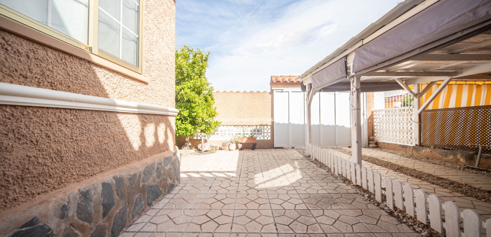 Wederverkoop - Vrijstaande Villa - Urb. La Marina