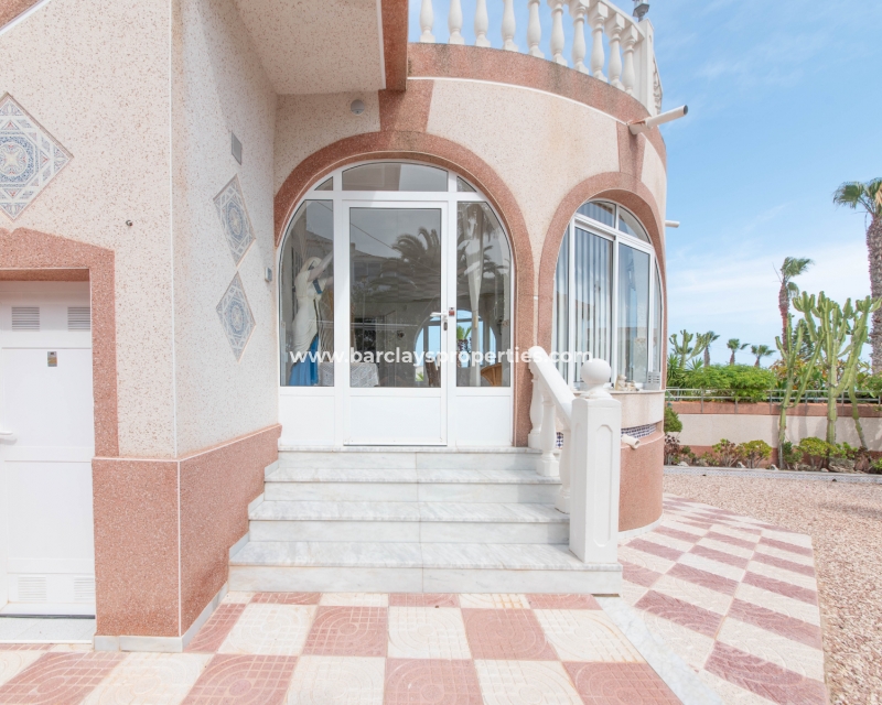 Wederverkoop - Vrijstaande Villa - Urb. La Marina
