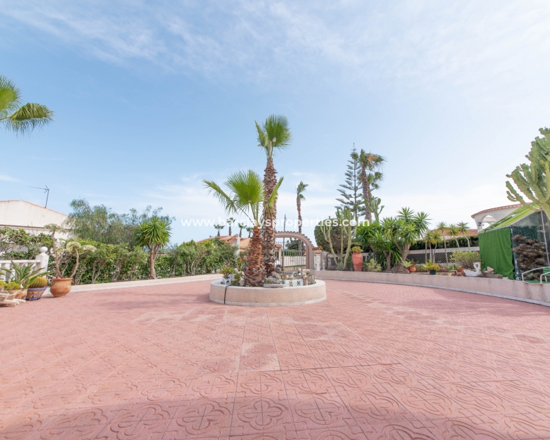 Wederverkoop - Vrijstaande Villa - Urb. La Marina