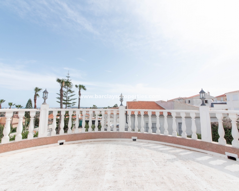 Wederverkoop - Vrijstaande Villa - Urb. La Marina