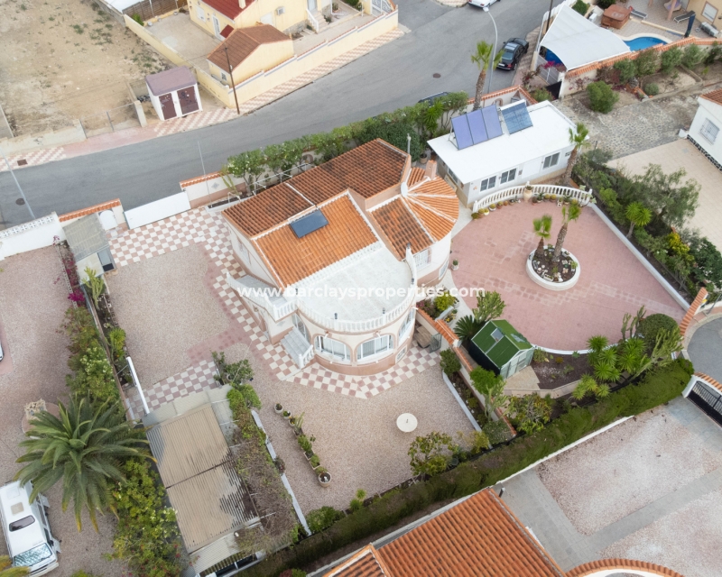 Wederverkoop - Vrijstaande Villa - Urb. La Marina