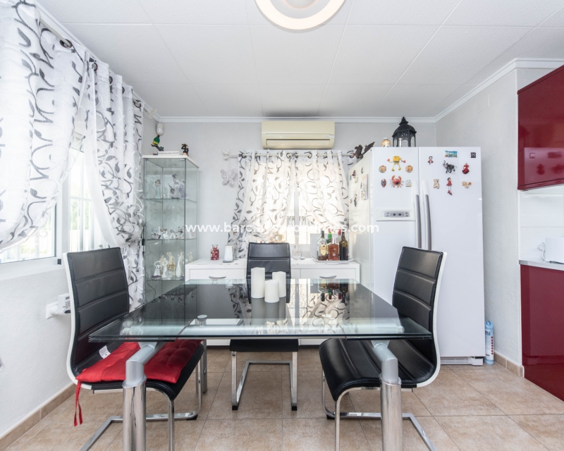 Wederverkoop - Vrijstaande Villa - Urb. La Marina