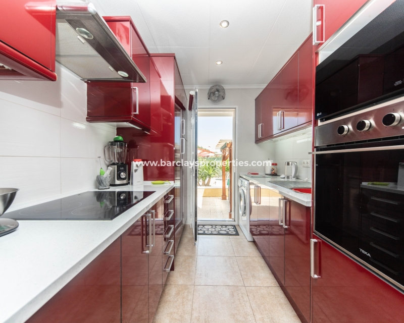 Wederverkoop - Vrijstaande Villa - Urb. La Marina