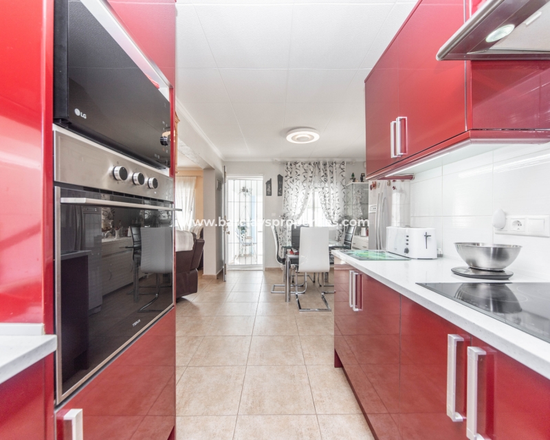 Wederverkoop - Vrijstaande Villa - Urb. La Marina