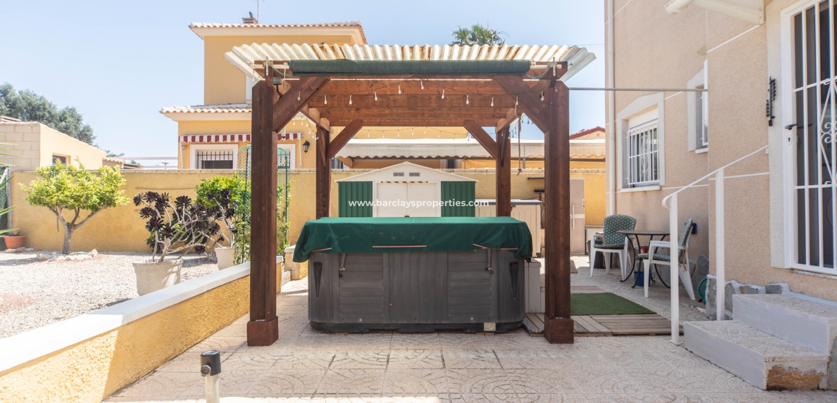 Wederverkoop - Vrijstaande Villa - Urb. La Marina