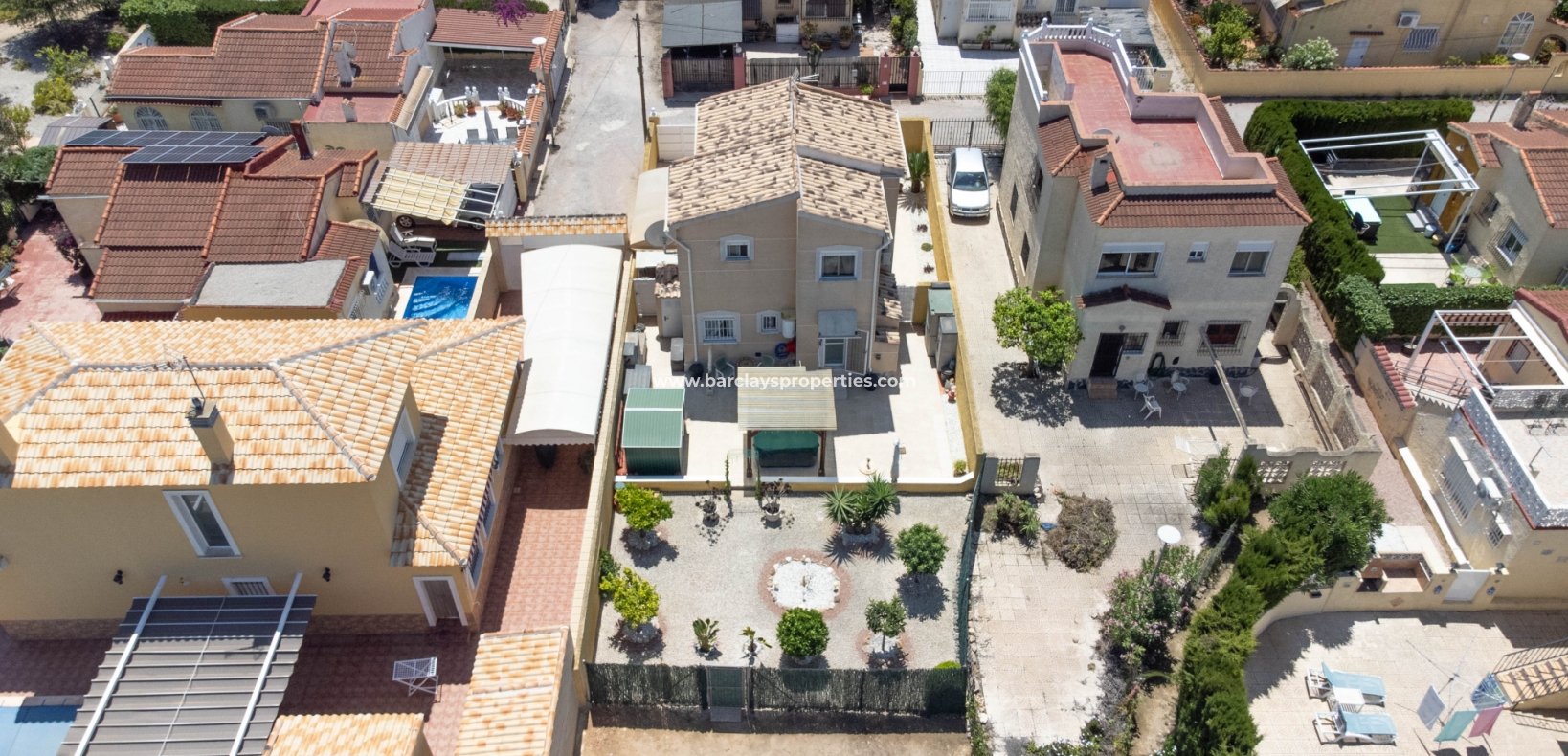 Wederverkoop - Vrijstaande Villa - Urb. La Marina