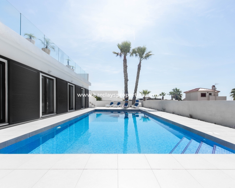 Wederverkoop - Vrijstaande Villa - Urb. La Marina