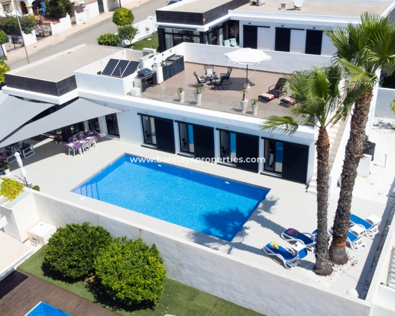 Wederverkoop - Vrijstaande Villa - Urb. La Marina