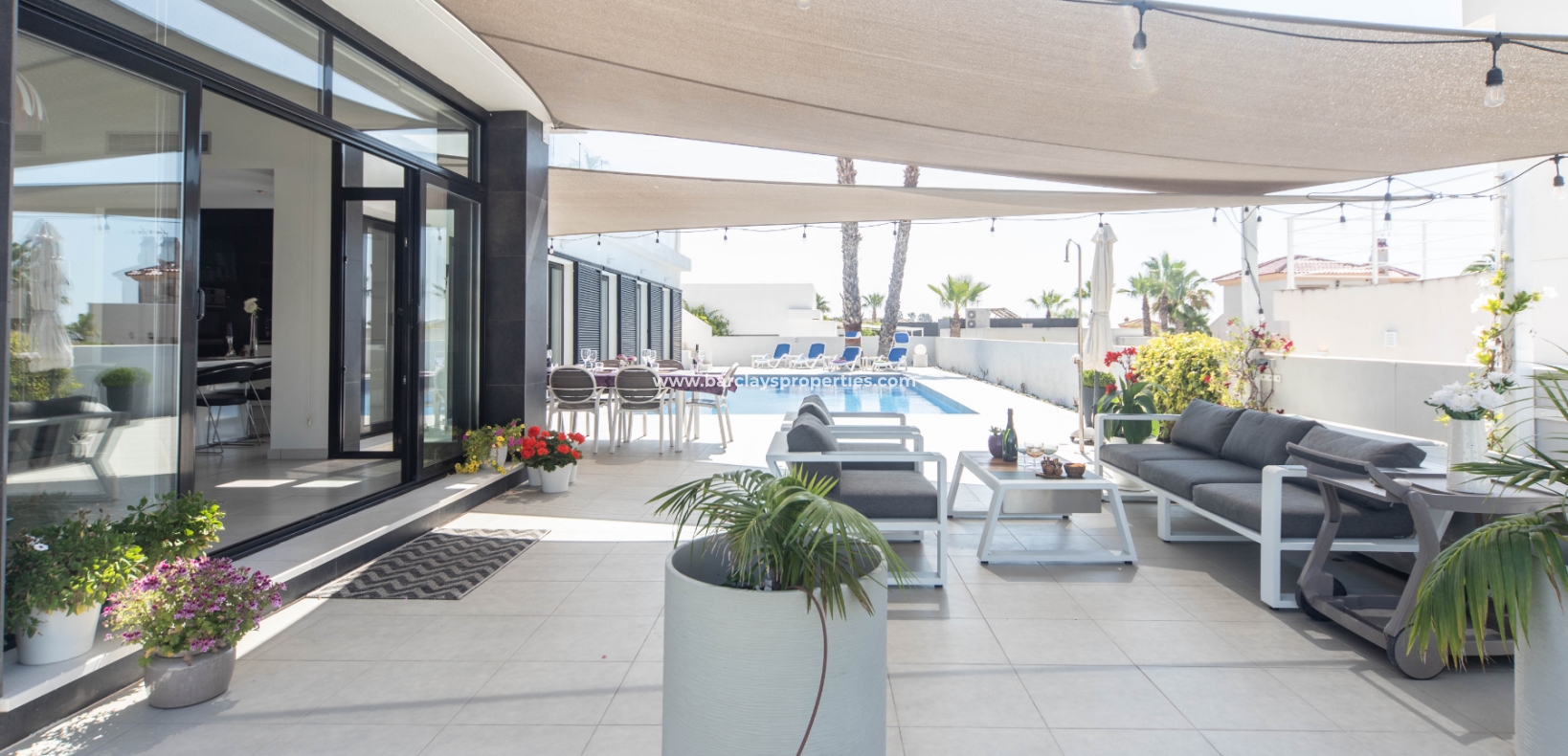 Wederverkoop - Vrijstaande Villa - Urb. La Marina