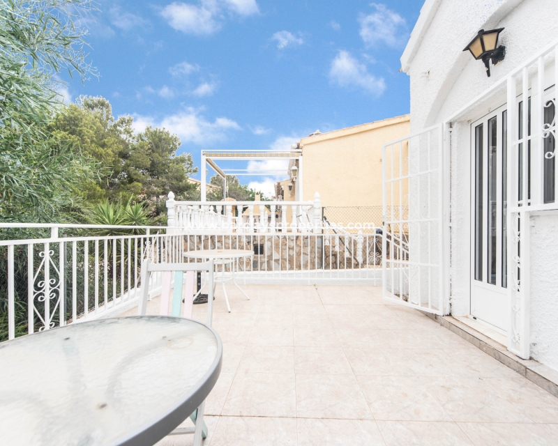 Wederverkoop - Vrijstaande Villa - Urb. La Marina