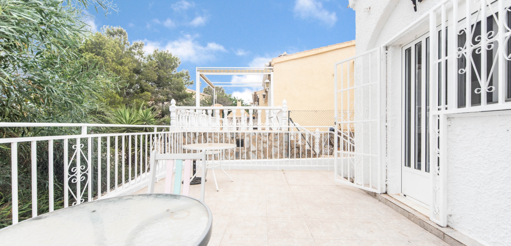 Wederverkoop - Vrijstaande Villa - Urb. La Marina