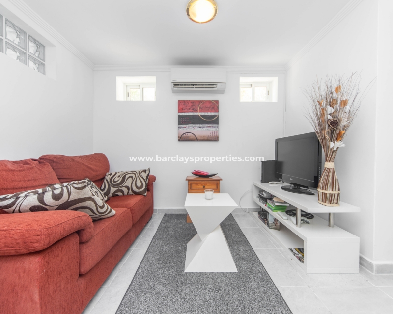 Wederverkoop - Vrijstaande Villa - Urb. La Marina