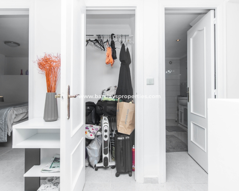 Wederverkoop - Vrijstaande Villa - Urb. La Marina