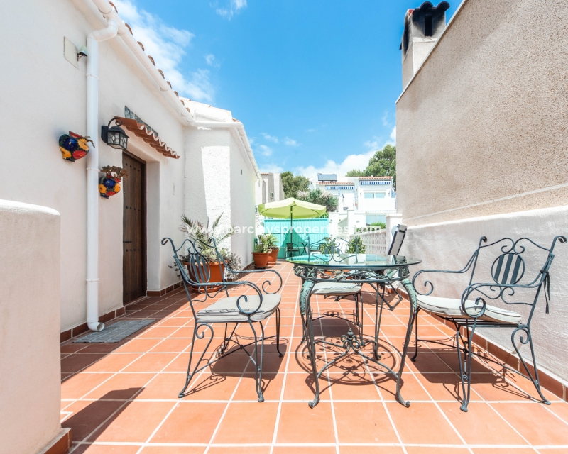 Wederverkoop - Vrijstaande Villa - Urb. La Marina