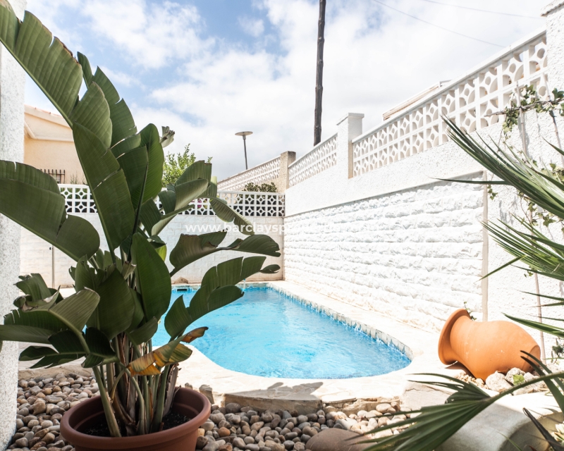 Wederverkoop - Vrijstaande Villa - Urb. La Marina