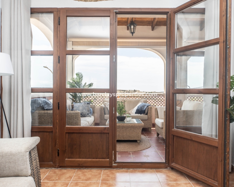 Wederverkoop - Vrijstaande Villa - Urb. La Marina