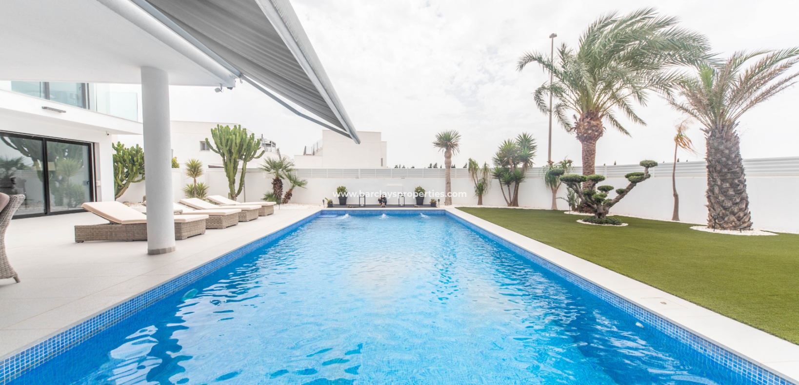 Wederverkoop - Vrijstaande Villa - Urb. La Marina