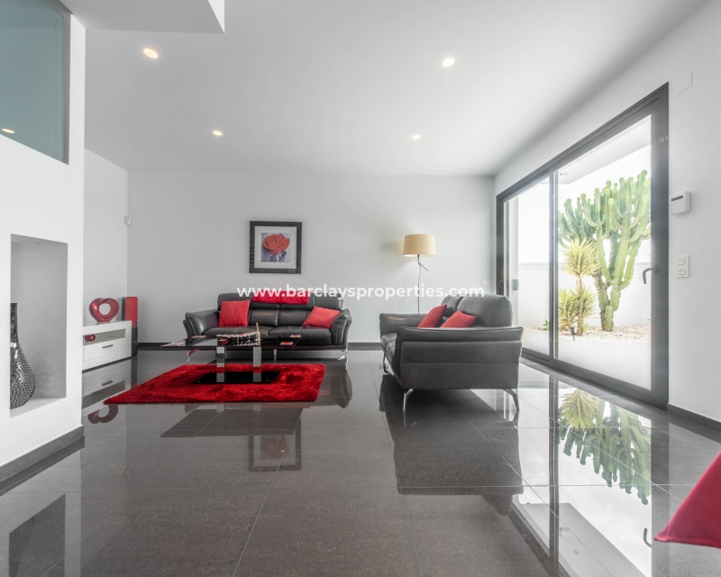 Wederverkoop - Vrijstaande Villa - Urb. La Marina