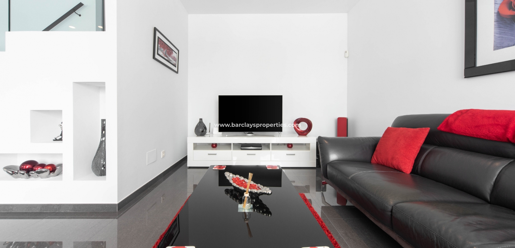 Wederverkoop - Vrijstaande Villa - Urb. La Marina