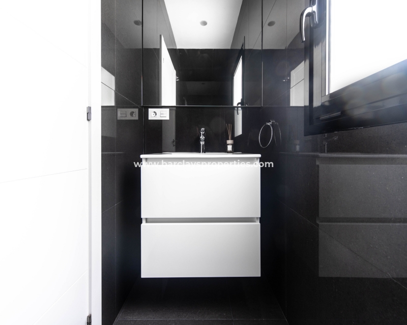 Wederverkoop - Vrijstaande Villa - Urb. La Marina