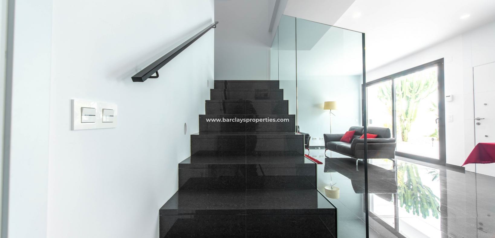 Wederverkoop - Vrijstaande Villa - Urb. La Marina