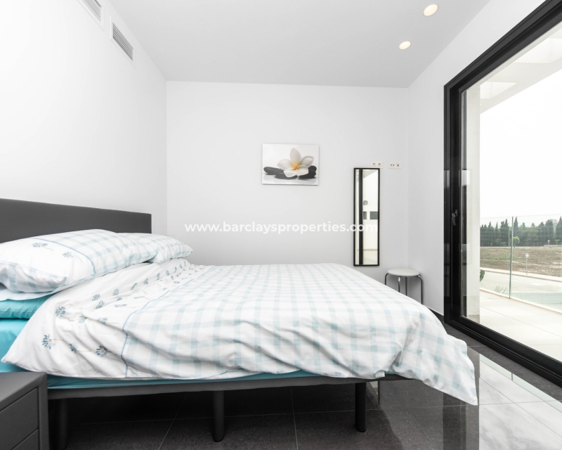 Wederverkoop - Vrijstaande Villa - Urb. La Marina