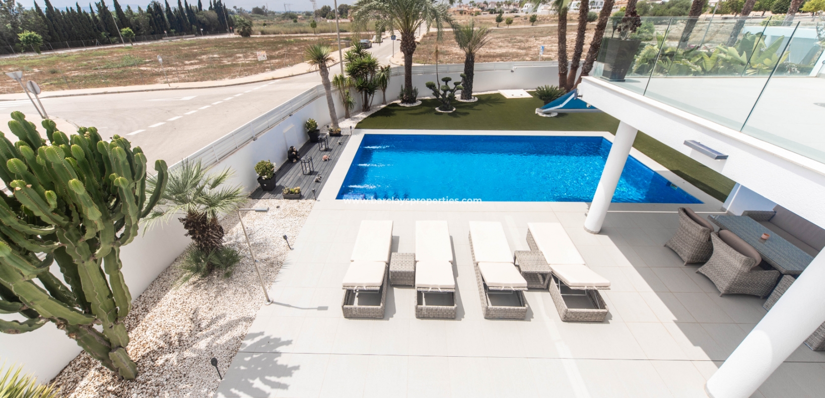 Wederverkoop - Vrijstaande Villa - Urb. La Marina