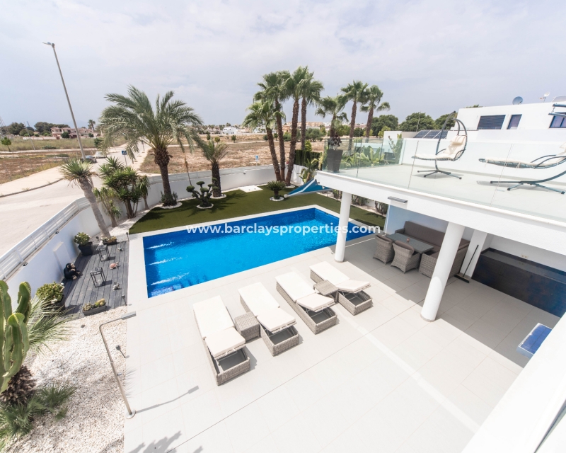 Wederverkoop - Vrijstaande Villa - Urb. La Marina