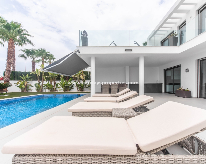 Wederverkoop - Vrijstaande Villa - Urb. La Marina