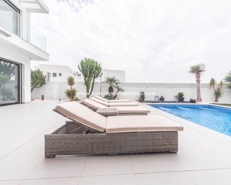 Wederverkoop - Vrijstaande Villa - Urb. La Marina