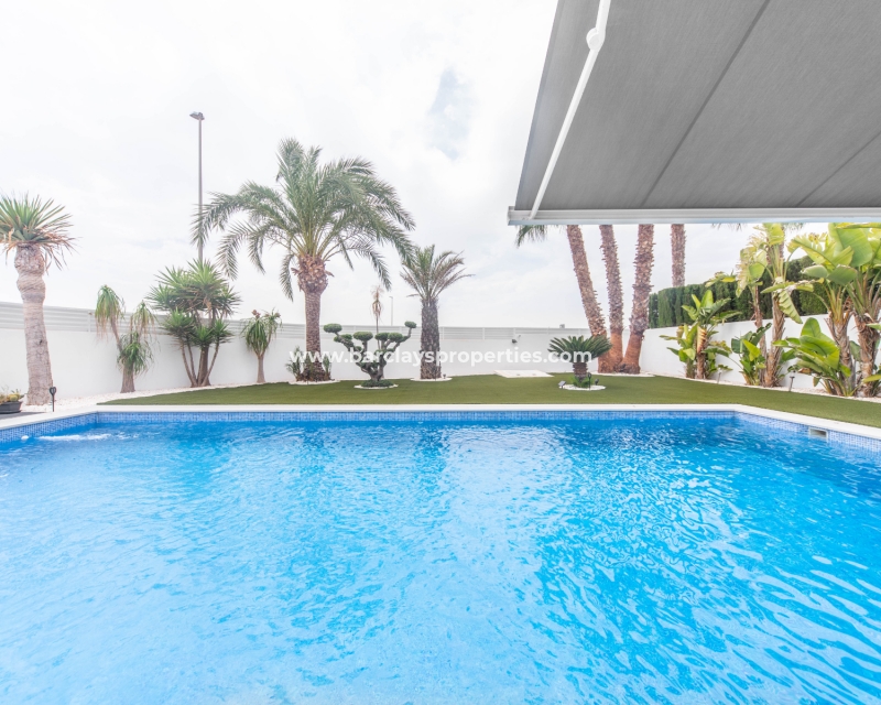 Wederverkoop - Vrijstaande Villa - Urb. La Marina