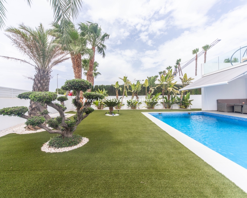 Wederverkoop - Vrijstaande Villa - Urb. La Marina