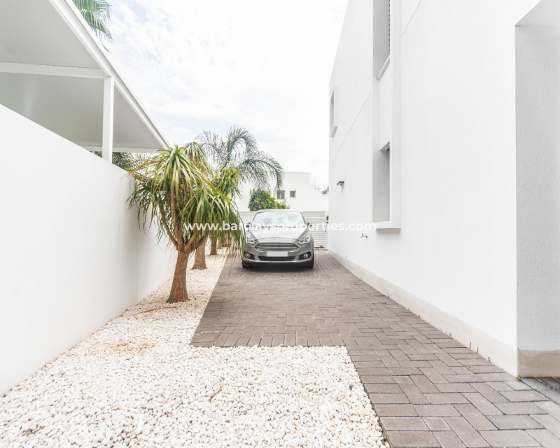 Wederverkoop - Vrijstaande Villa - Urb. La Marina