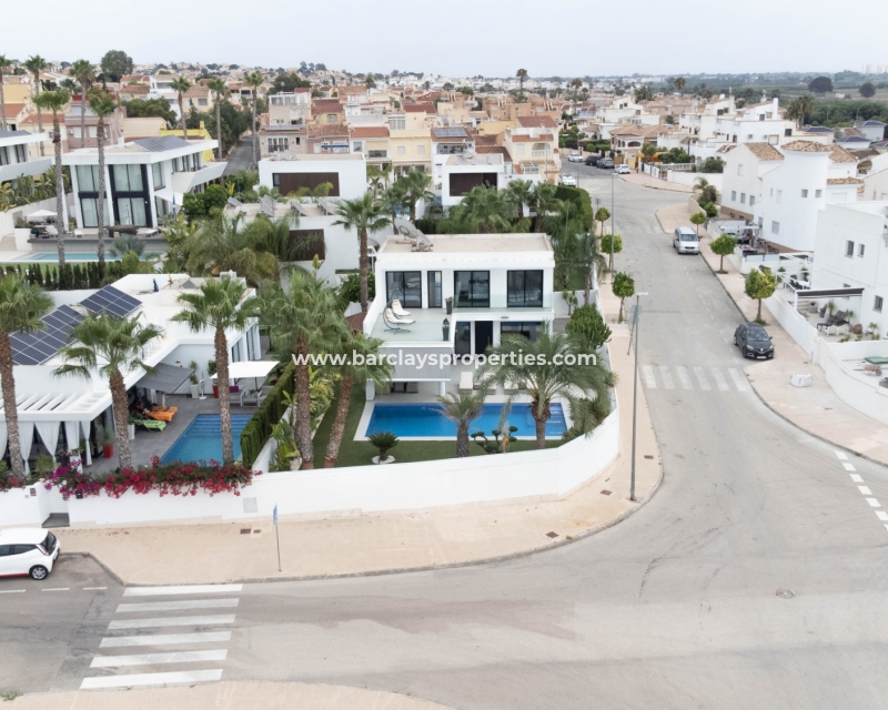 Wederverkoop - Vrijstaande Villa - Urb. La Marina