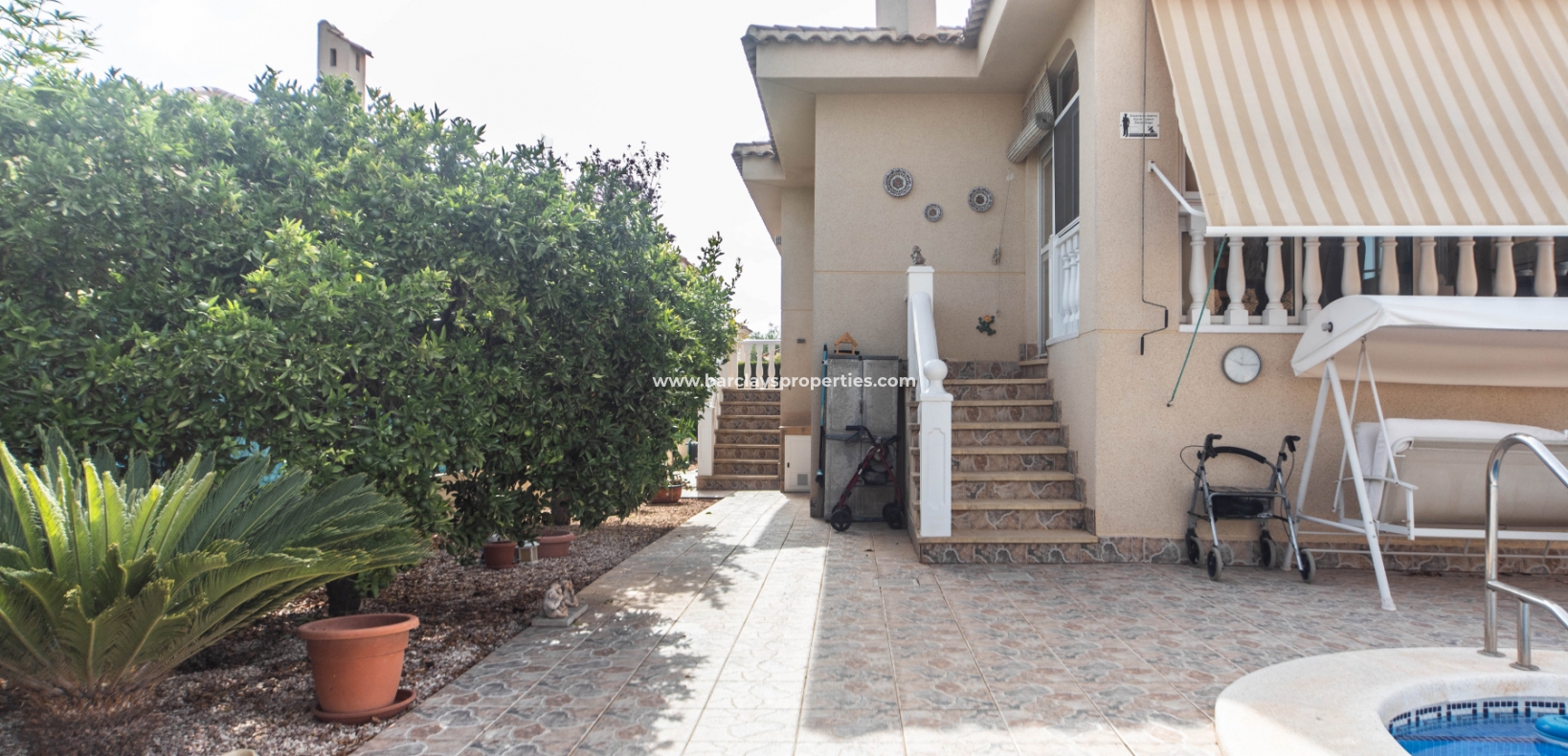 Wederverkoop - Vrijstaande Villa - Urb. La Marina