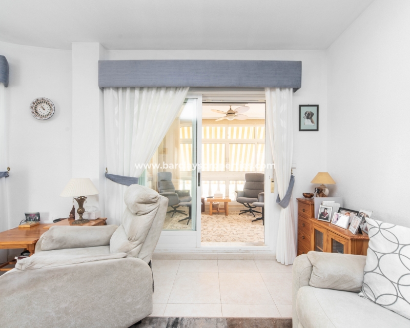 Wederverkoop - Vrijstaande Villa - Urb. La Marina