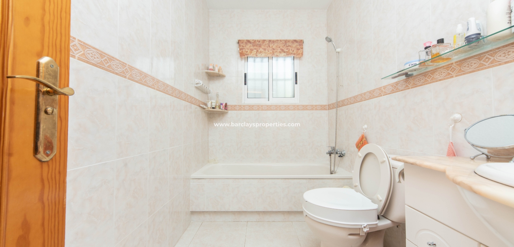 Wederverkoop - Vrijstaande Villa - Urb. La Marina