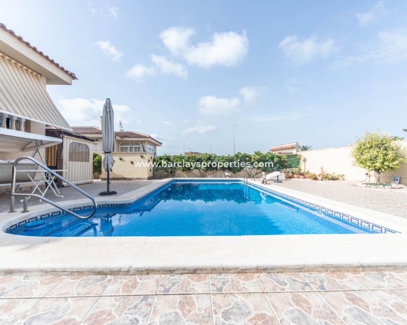 Wederverkoop - Vrijstaande Villa - Urb. La Marina