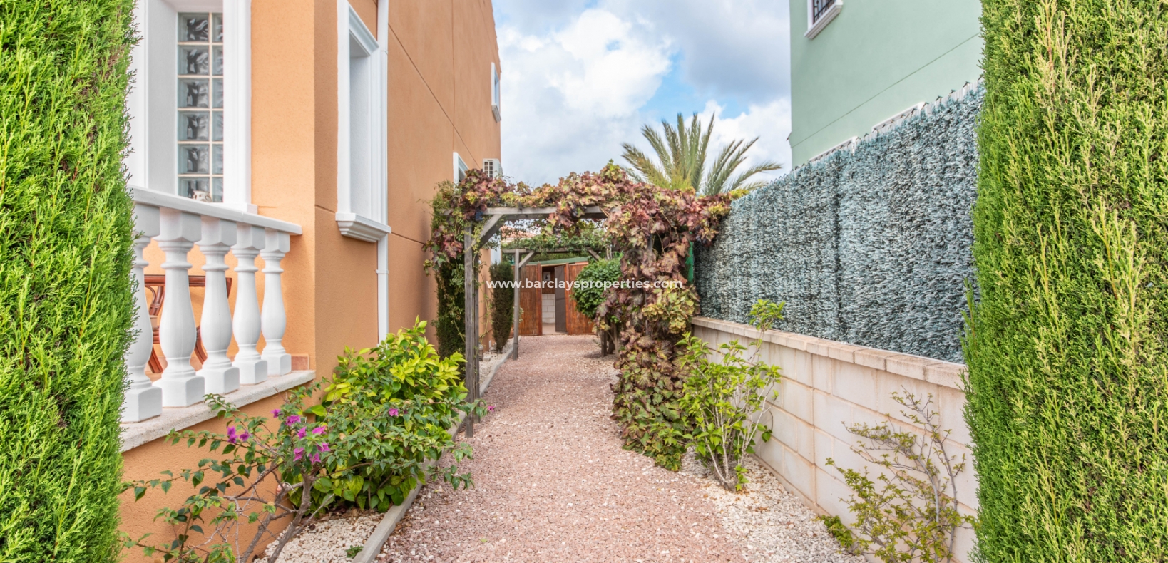 Wederverkoop - Vrijstaande Villa - Urb. La Marina