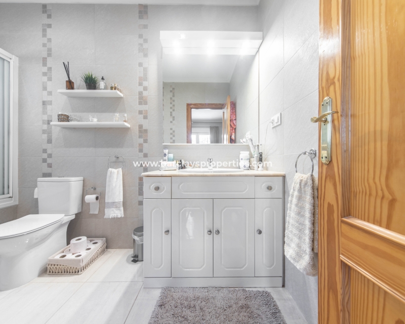 Wederverkoop - Vrijstaande Villa - Urb. La Marina