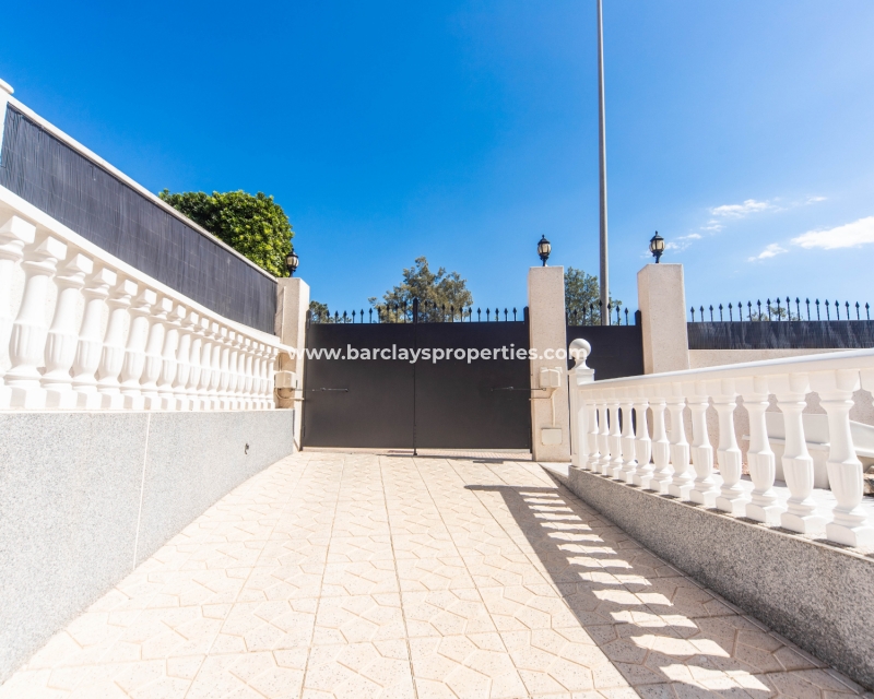 Wederverkoop - Vrijstaande Villa - Urb. La Marina