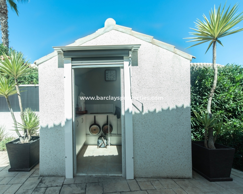 Wederverkoop - Vrijstaande Villa - Urb. La Marina