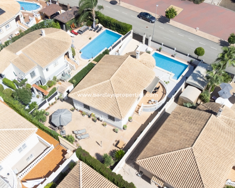 Wederverkoop - Vrijstaande Villa - Urb. La Marina