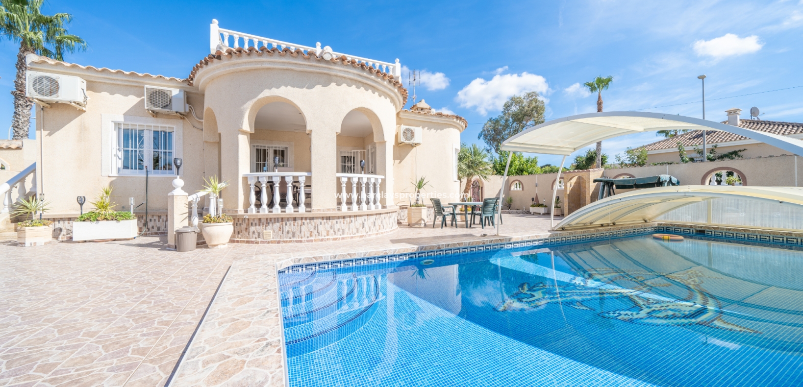 Wederverkoop - Vrijstaande Villa - Urb. La Marina