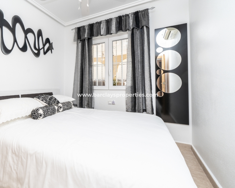 Wederverkoop - Vrijstaande Villa - Urb. La Marina