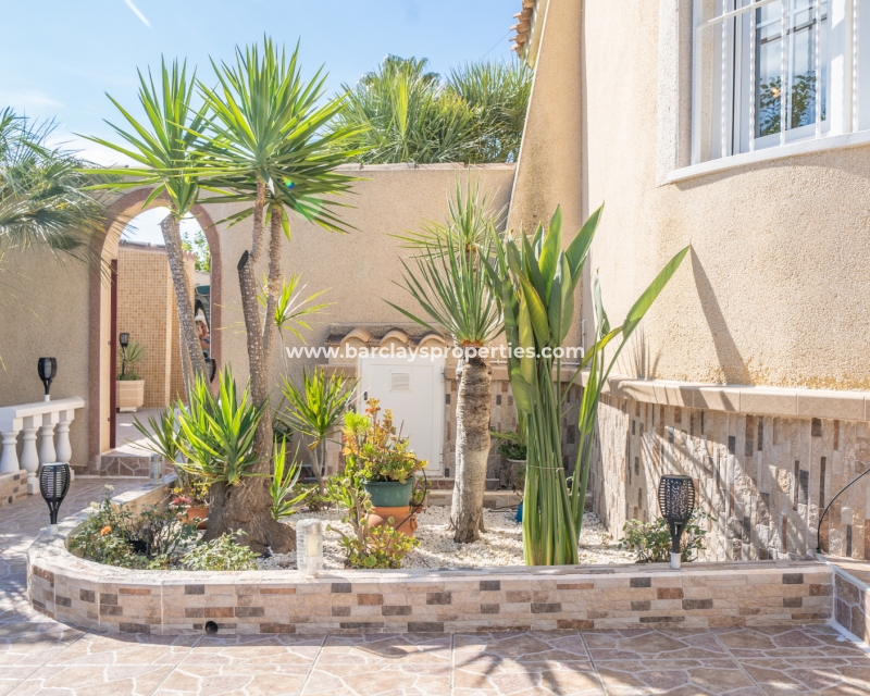 Wederverkoop - Vrijstaande Villa - Urb. La Marina