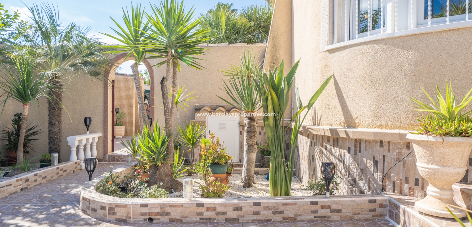 Wederverkoop - Vrijstaande Villa - Urb. La Marina